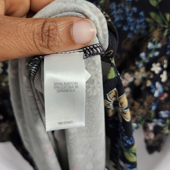 J.Jill Floral Cowl Neck Jersey Tunic Sz. M - Picture 3 of 8